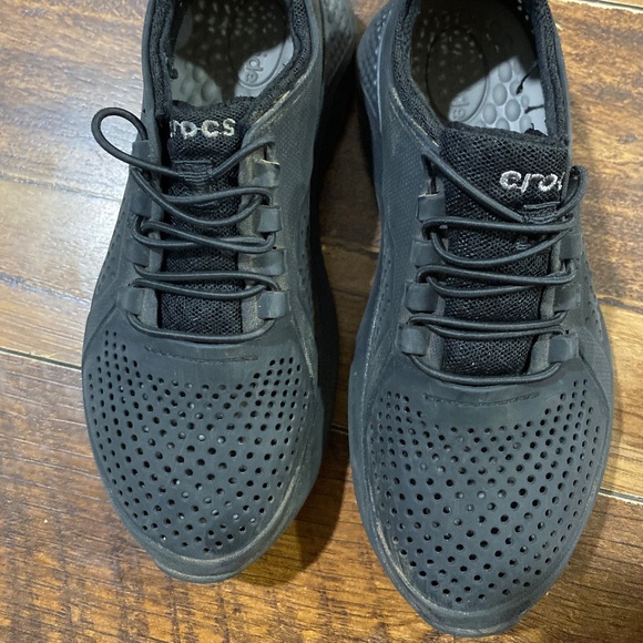 Croc tennis Shoe - Picture 1 of 2